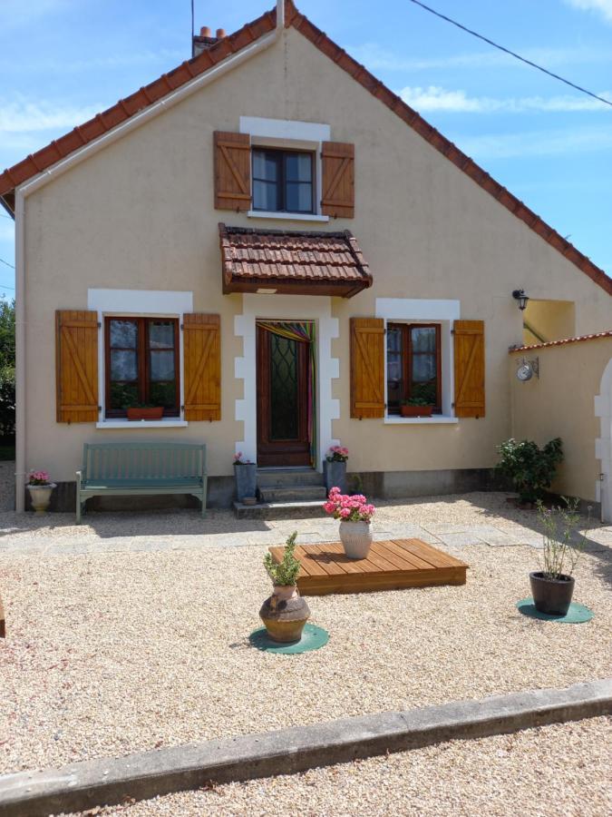 Chambres D' Hotes A Benaize Coulonges  ภายนอก รูปภาพ